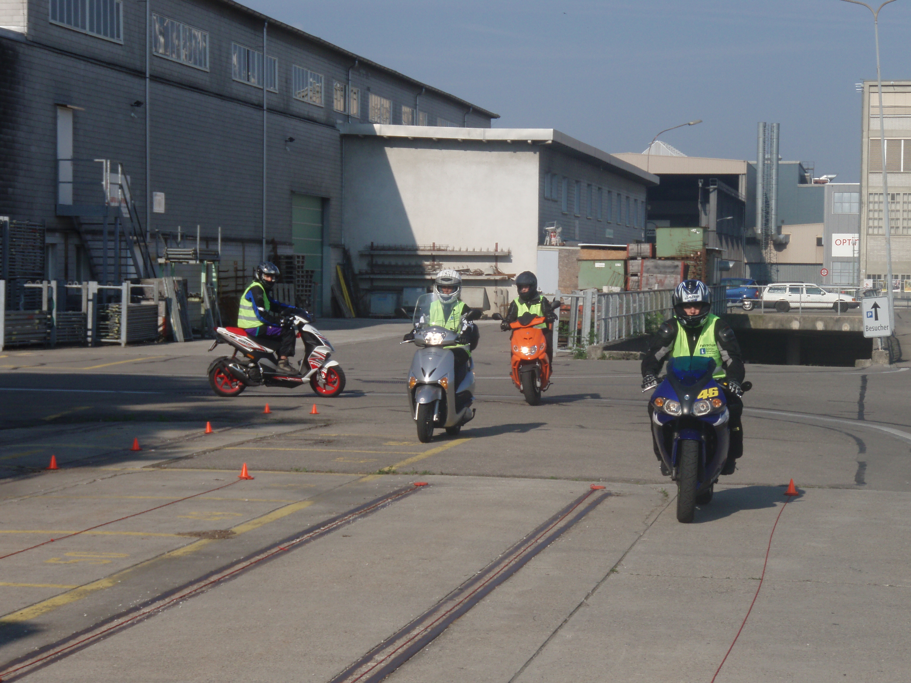 Motorradfahrschule Winterthur und Rollerfahrschule Winterthur hilfr bei der Vorbereitung zur praktischen Prüfung